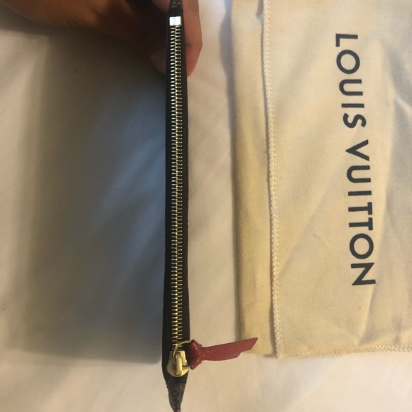 Authentic LV pouch in DE - Picture 3 of 7